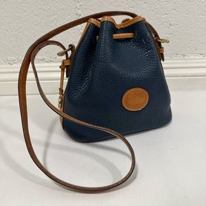 1980's Vintage Navy Dooney & Bourke Leather Bucket Bag